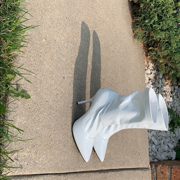 White heel boots - Picture 4 of 4